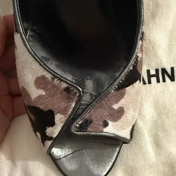 Manolo Blahnik Peep-Toe Pumps in Black and Beige Camouflage - Picture 4 of 7